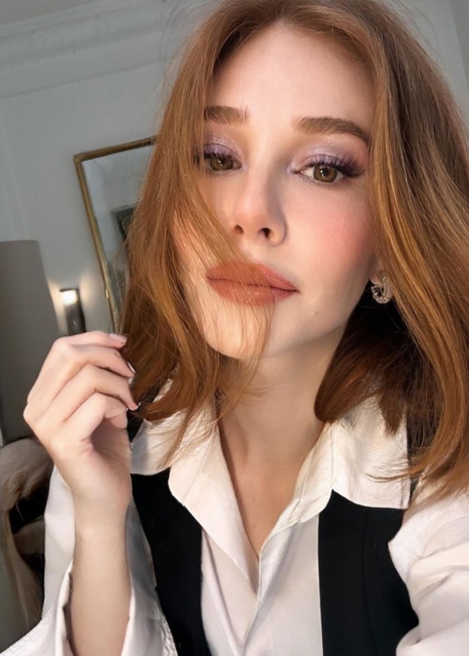 لا تنام إلسين دون أن تتأكد من أن بشرتها نظيفة تماماً وخالية من أي بقايا مكياج