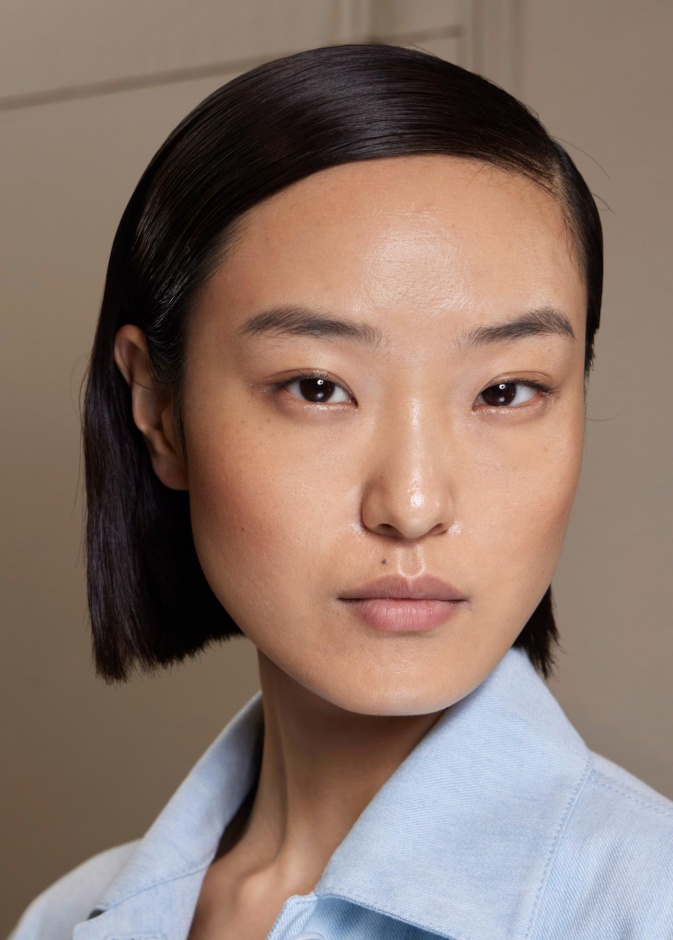 هل تحلمين ببشرة مثالية؟ اكتشفي الروتين الكوري الذي أحدث ثورة في عالم الجمال