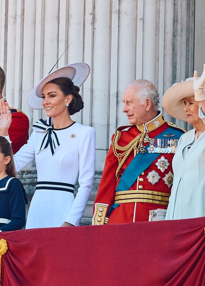 استبعاد هاري وميغان من اجتماع بالمورال والملك يرفض الرد على اتصالات نجله