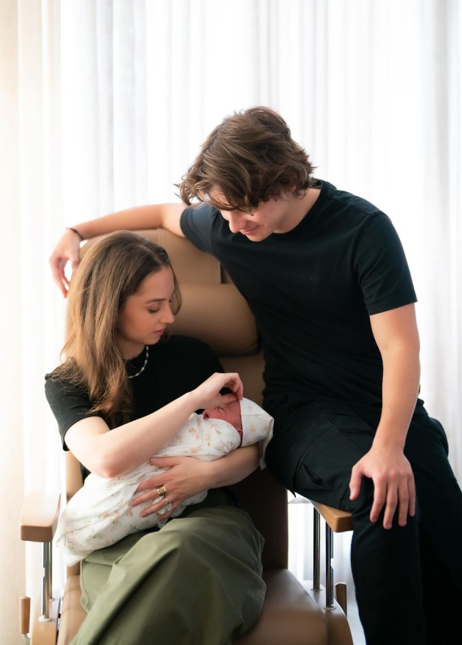 الديوان الملكي الأردني يحتفي بولادة الأميرة إيمان