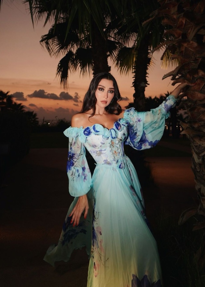 احدث فساتين سهرة باللون الأزرق من وحي اطلالات النجمات العرب