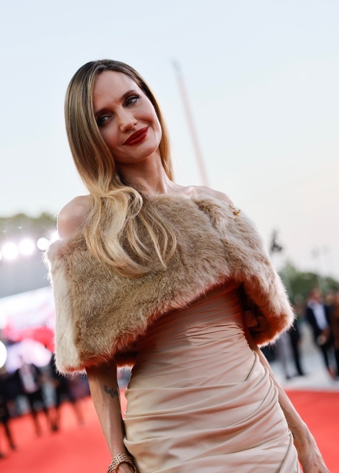 انجلينا جولي 