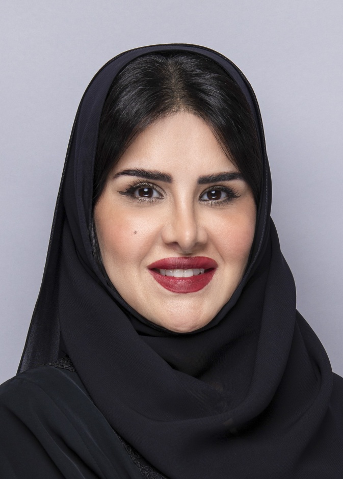 في يوم المرأة الإماراتية "هي" تلتقي رائدات متميزات.. العنود الهاشمي: أطمح من خلال مسؤولياتي في "دبي القابضة للترفيه" في تمكين جميع النساء من حولي