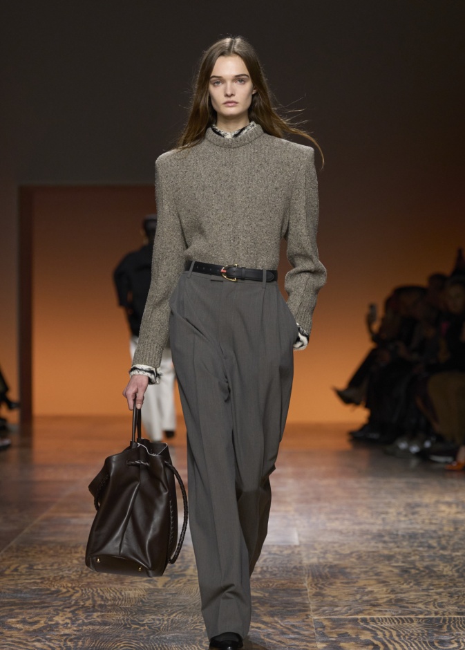 ترند "Very Demure, Very Mindful" يصل إلى عالم الموضة: كيف تعتمدينه لخريف 2024؟