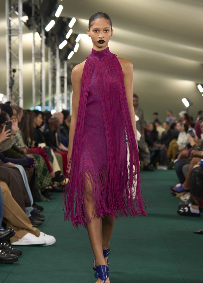 موضة الفساتين مع الشراريب صيحة لا غنى عنها من موسم الى آخر