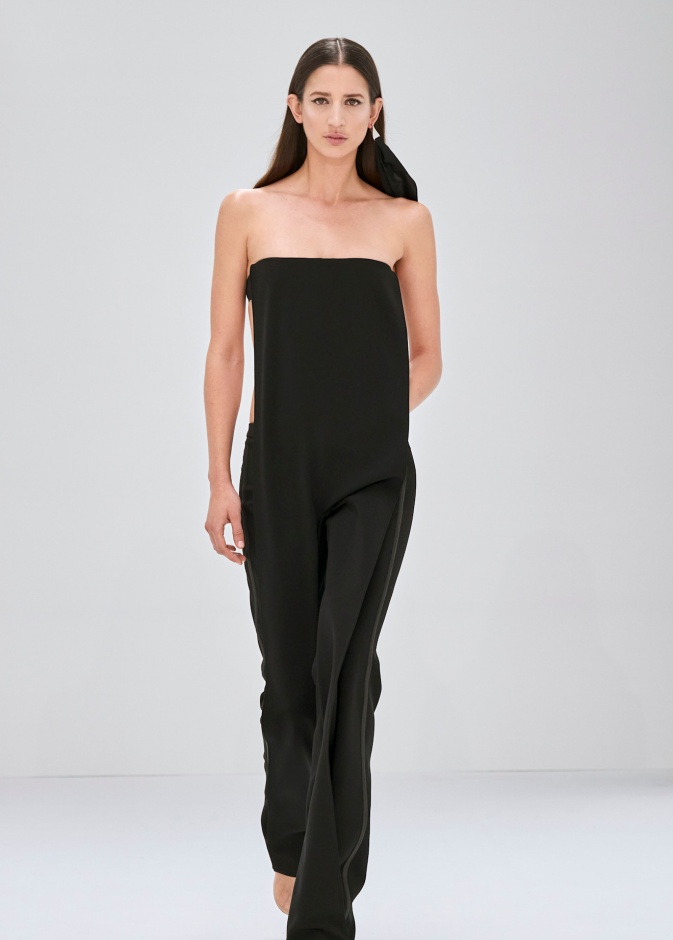 جمبسوت ناعم وخفيف من Courreges 