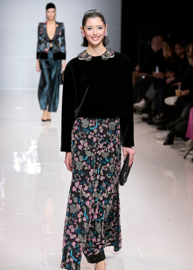 الورود في كل مكان مع تنانير الخريف