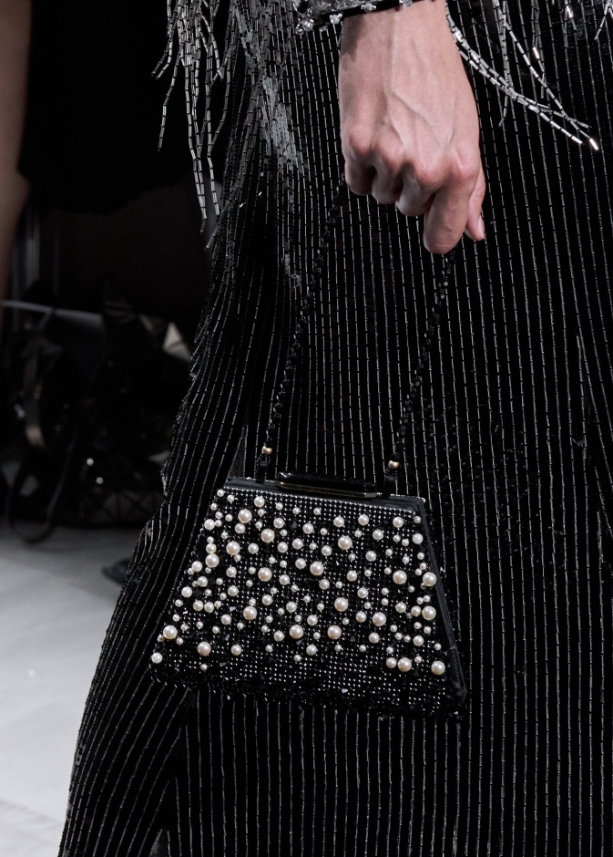 حقائب اللؤلؤ صيحات الأكسسوارات لخريف 2024