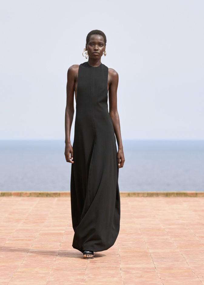 إطلالة من Jacquemus