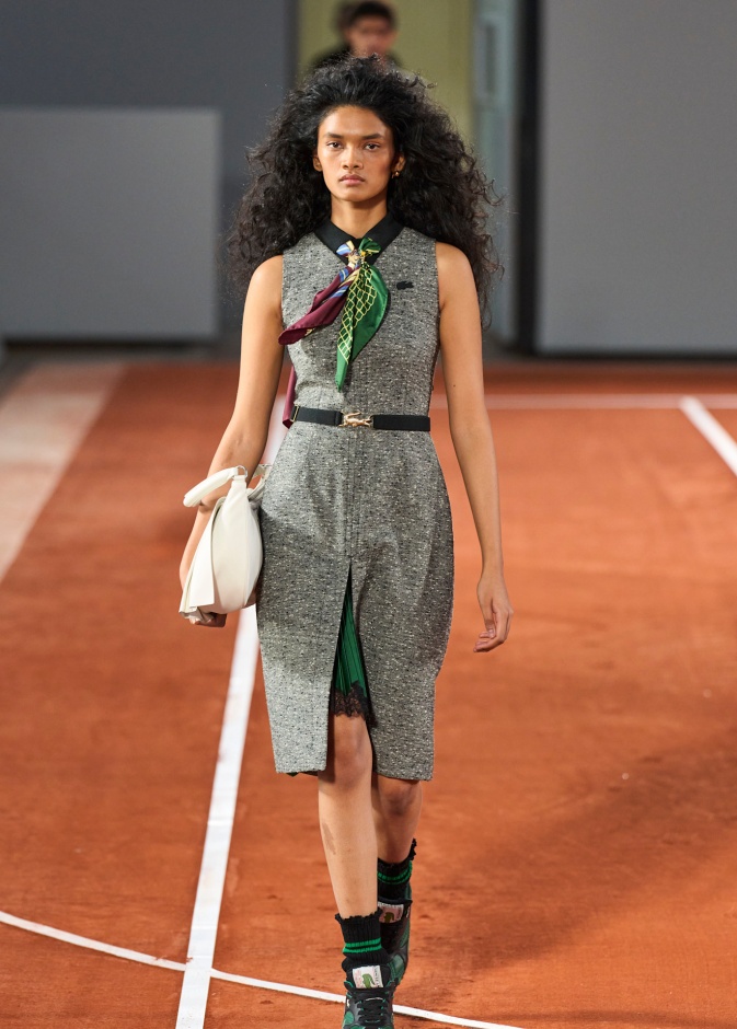 إطلالة من Lacoste