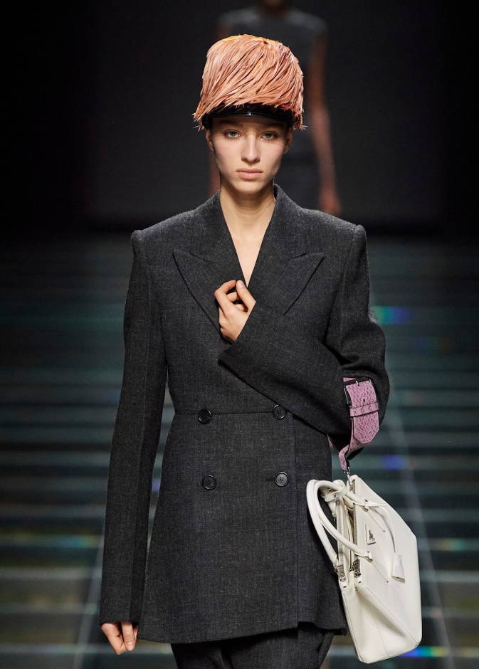 اكسسوارات ستسيطر على صيحات خريف وشتاء 2024-2025