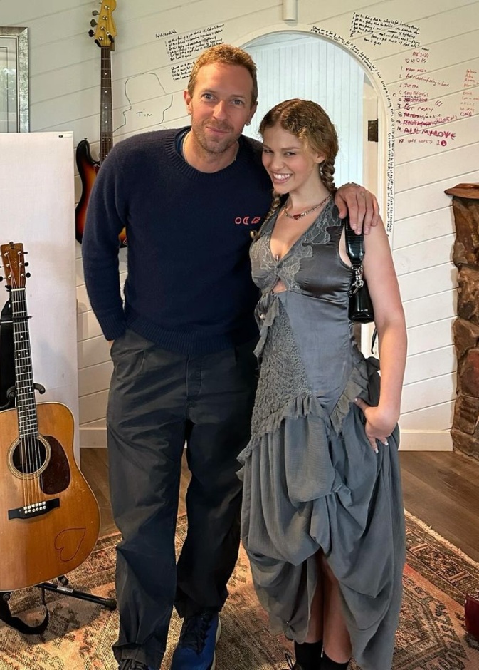 إليانا تتعاون مع Cold Play