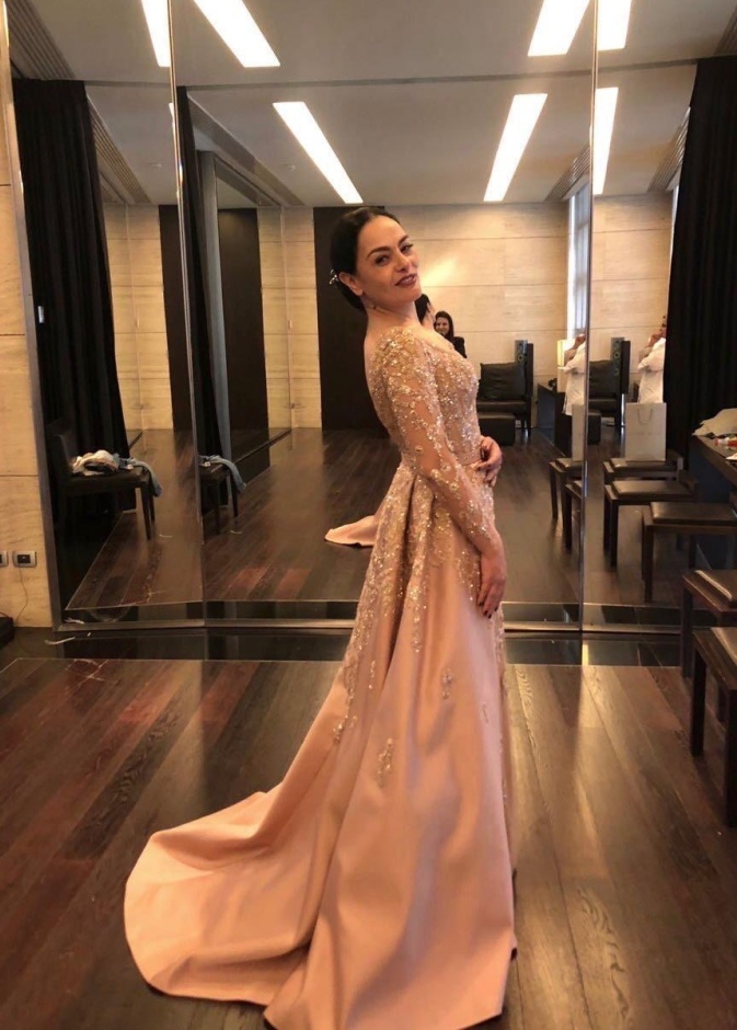 إطلالة جديدة لشريهان تخطف الأنظار 