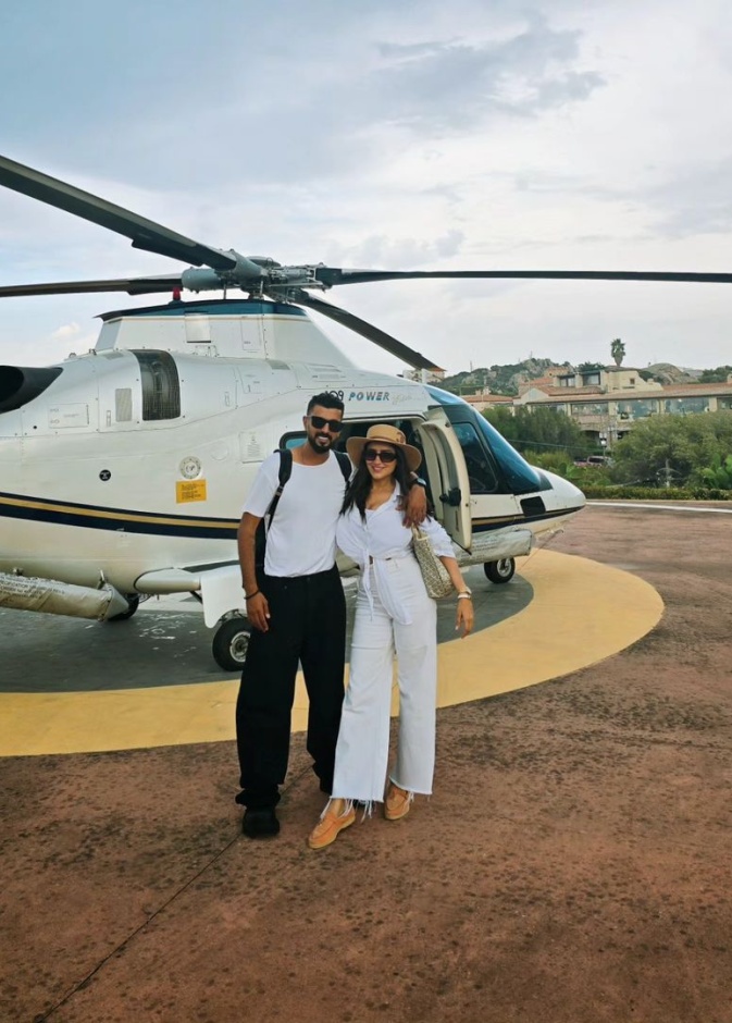 مي عمر ومحمد سامي خلال اجازتهما في إيطاليا 