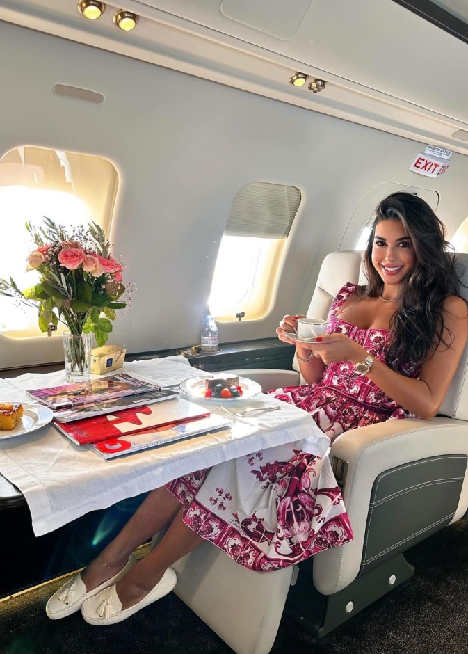 إطلالة ياسمين صبري من دار Dolce and Gabbana 