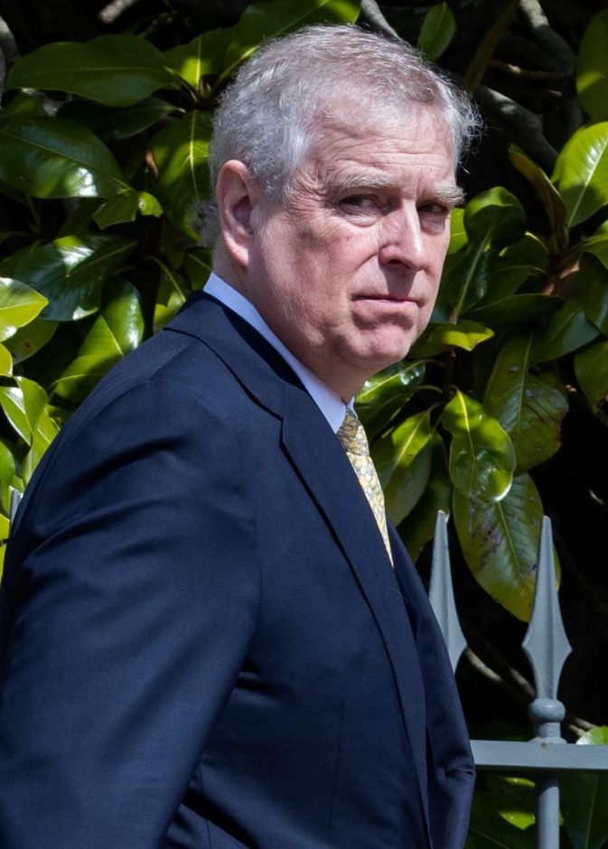الملك تشارلز يسحب تمويل حراسة قصر الأمير أندرو