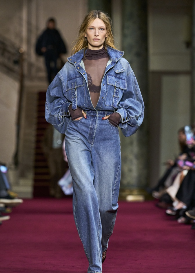 إطلالة من Zimmermann