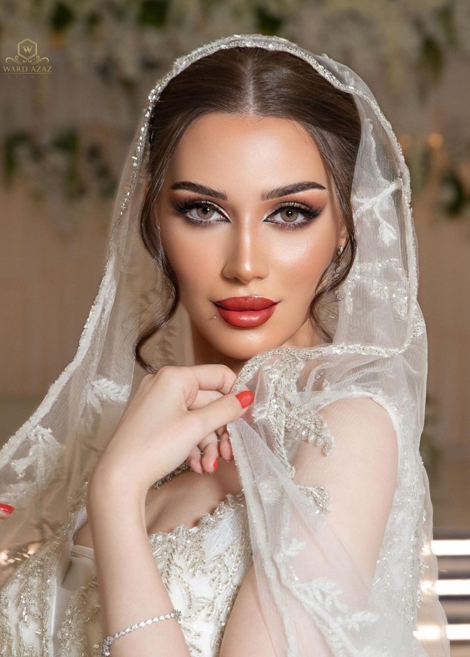 من مكياج العرايس من خبيرة التجميل السعودية هديل أحمد
