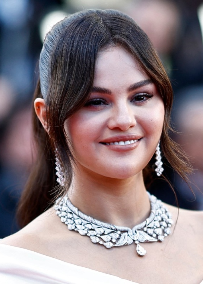 تسريحات شعر للمناسبات من وحي النجمات