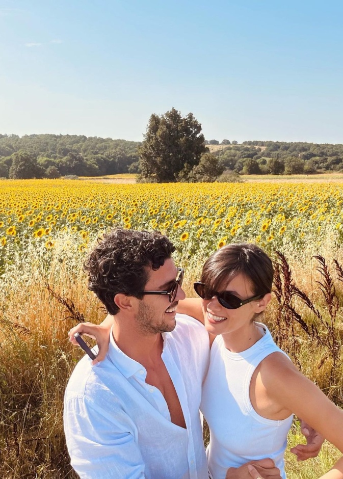 بطلة مسلسل "القضاء" تعقد قرانها في روما وبيرجا أكلاي وهاكان كورتاش يكتفيان بزفاف بسيط .. 6 قصص حب تركية ستتوج بالزواج قريبا