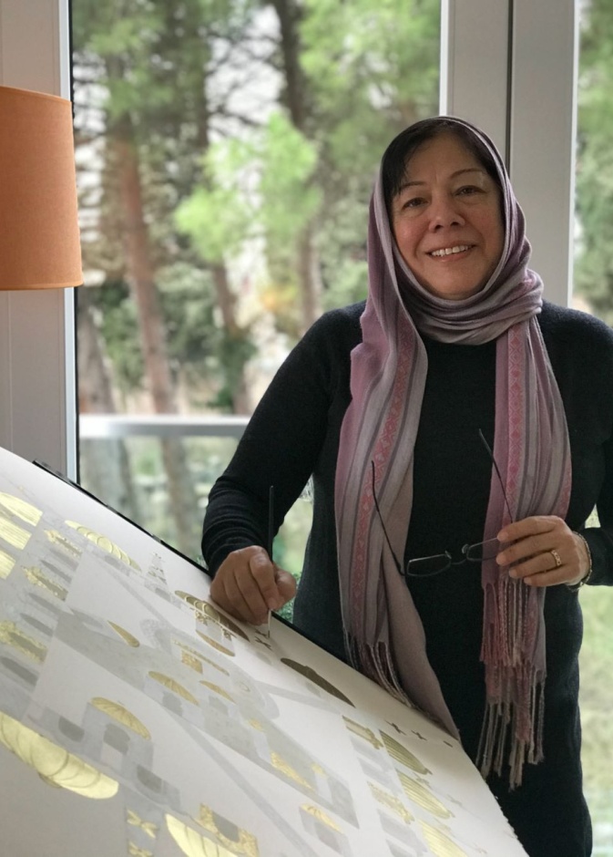 الفنانة السعودية رائدة عاشور تشارك في معرض خمسين في دار مزاد سوذبيز لندن