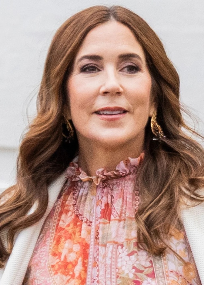 الملكة ماري في إطلالة ملكية جديدة من Zimmermann