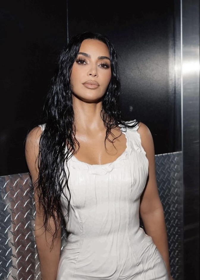 كيم كارداشيان صورة من حسابها على انستغرام