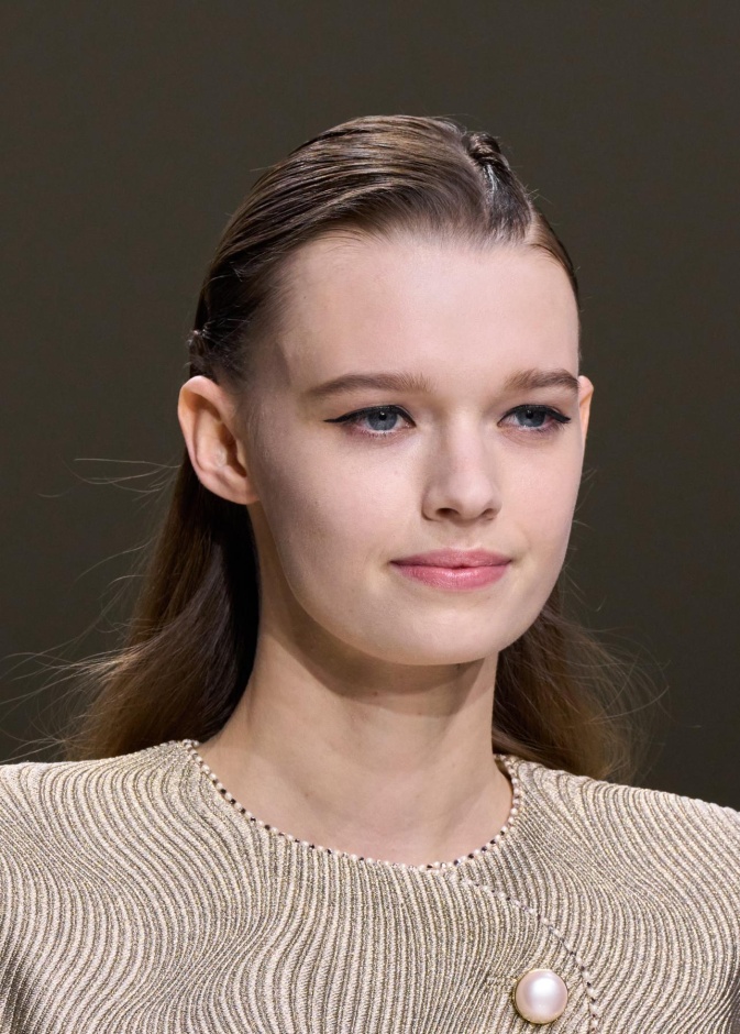 إطلالة بشرتكِ الدهنية مفعمة بالحيوية في جميع المناسبات باستخدام تقشير الحليب