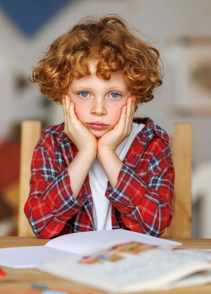 طرق توصيل المعلومة للطفل بشكل مبسط وتفاعلي تقوم على الصبر والأخذ بالأساليب التي تحقق فهمه واستيعابه