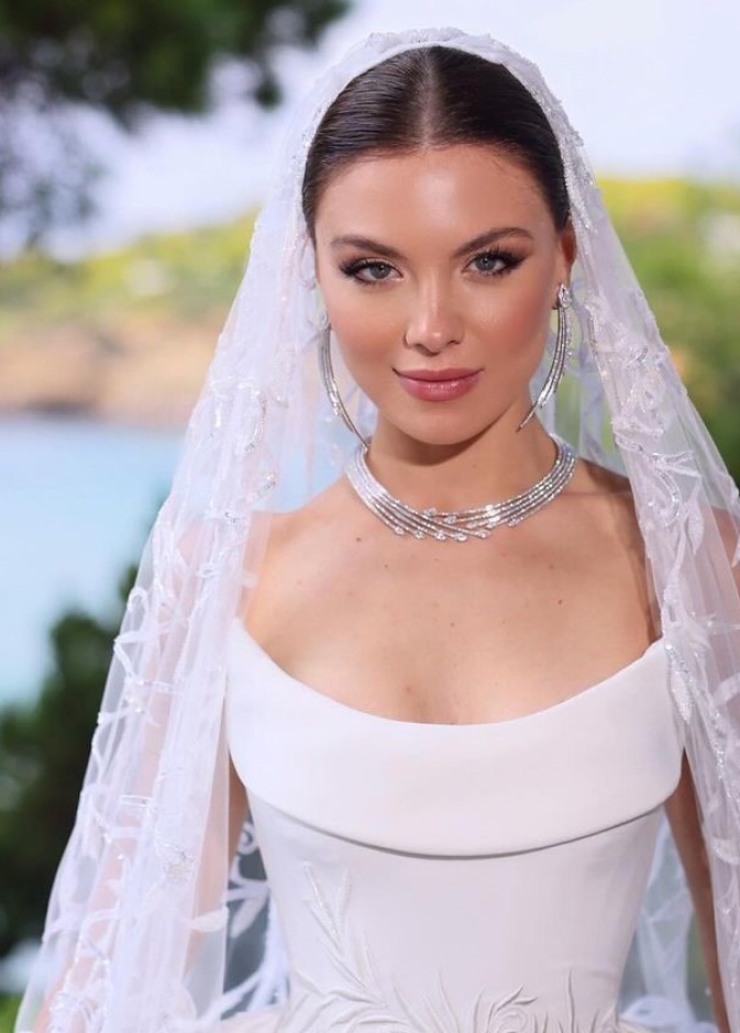 مايا رعيدي في حفل زفافها 2024