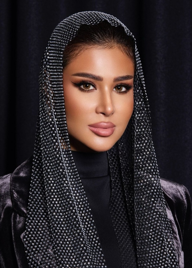 خبيرة التجميل منى نعمان