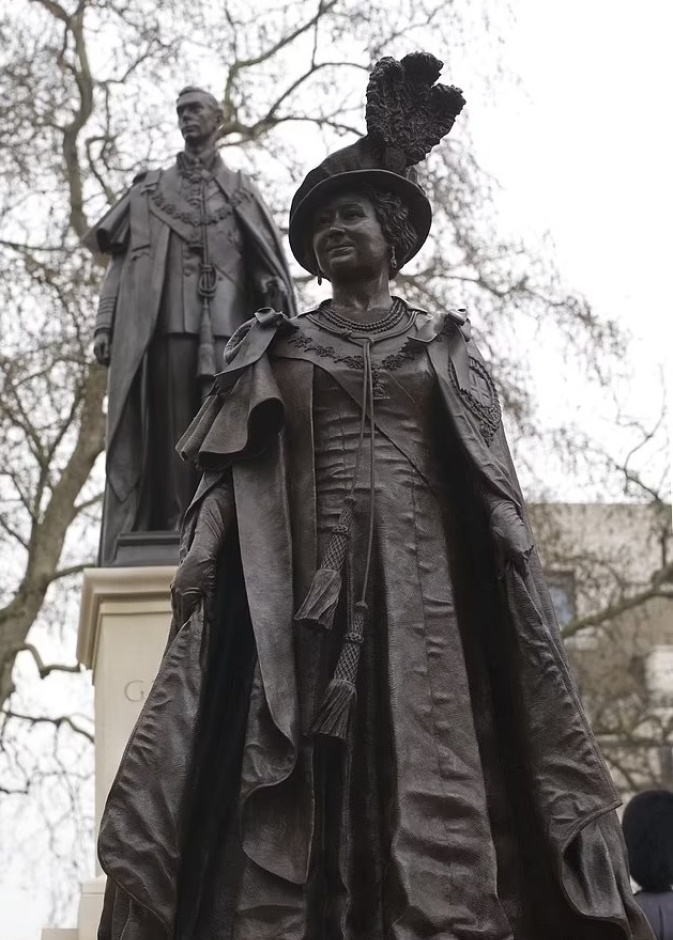 نصب تذكاري وطني جديد للملكة إليزابيث الثانية في لندن