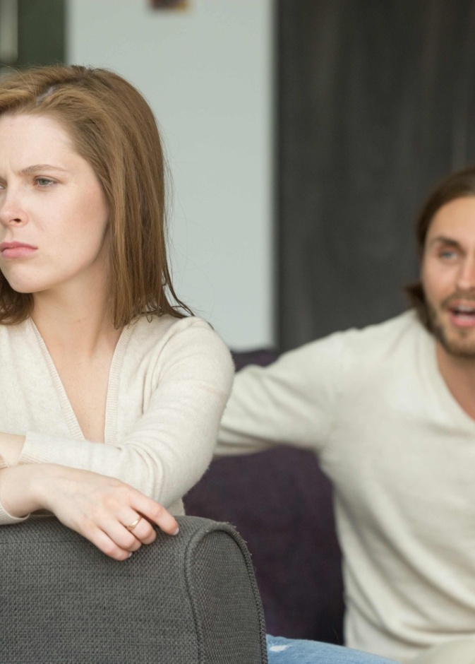 نقاط ضعف الرجل العنيد الأولى هي ضعف ثقته بنفسه وشعوره بالنقص