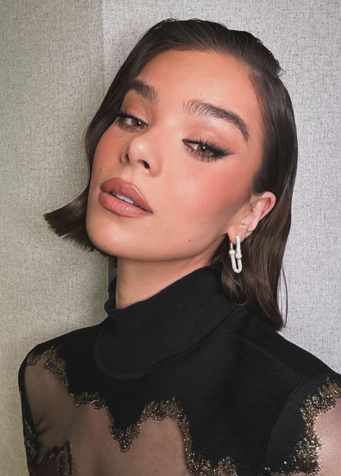النجمة hailee steinfeld صورة من حسابها على انستغرام