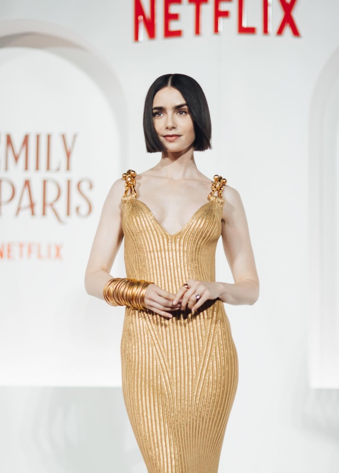 ليلي كولينز 