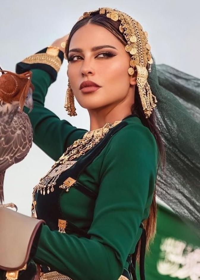 اطلالات جمالية من وحي التراث للنجمات في احتفالات اليوم الوطني السعودي الـ94