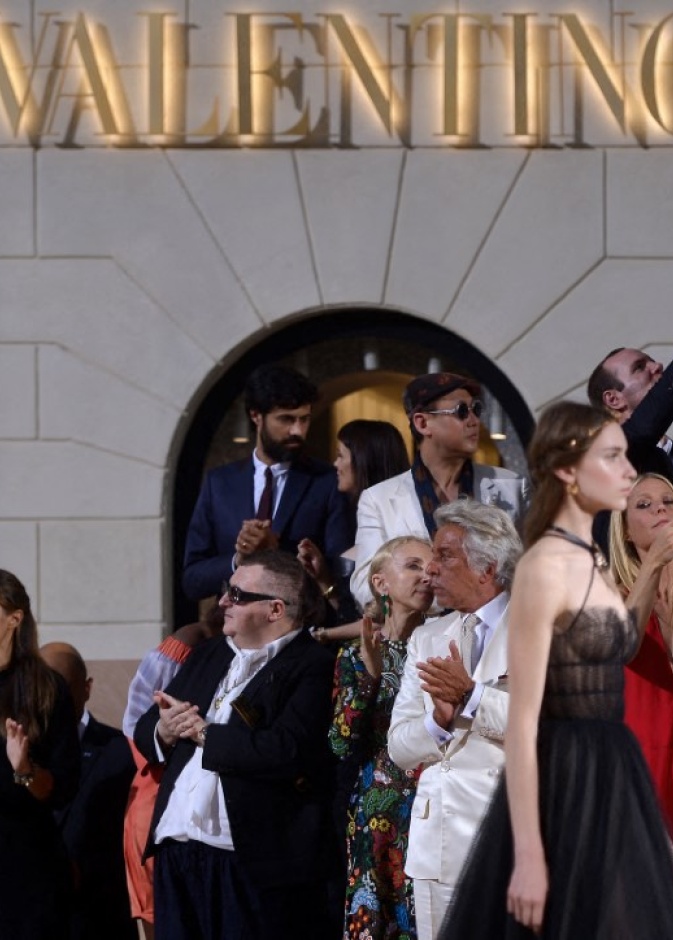 Valentino تحسمها.. هكذا سيتم عرض مجموعاتها من الألبسة الراقية والجاهزة 