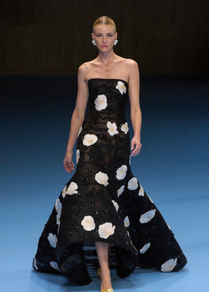 عرض أزياء  Carolina Herrera لربيع وصيف 2024-2025