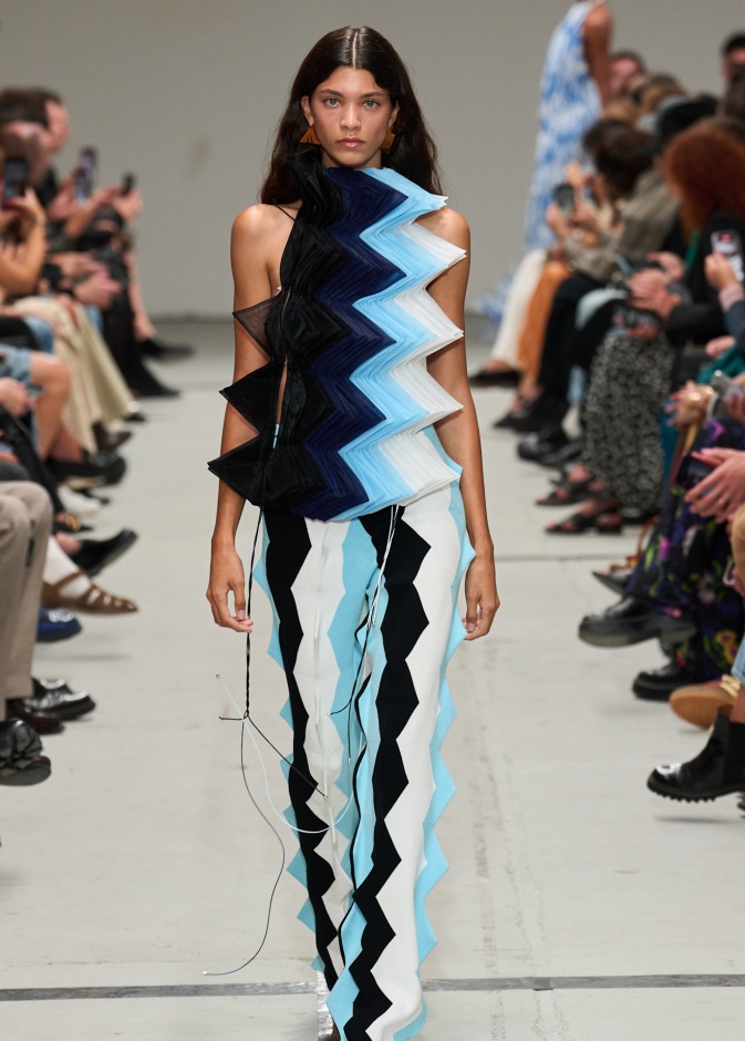 مجموعة Missoni لربيع وصيف 2025 في ميلانو