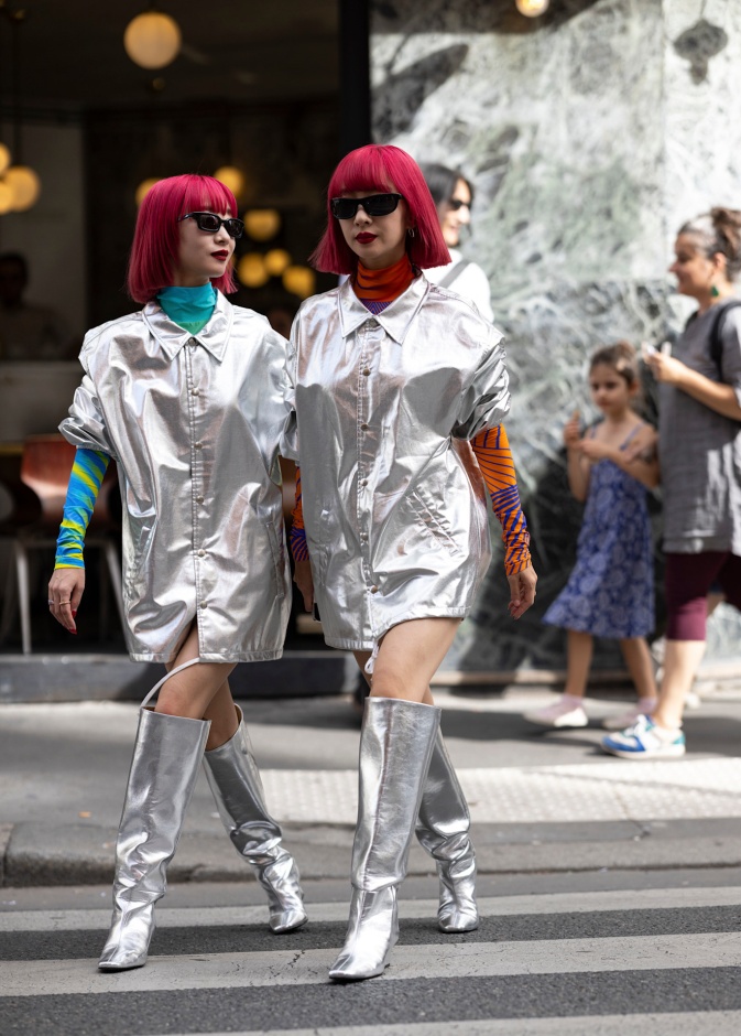 أحذية الكعب العالي المعدنية تضيء إطلالاتك في خريف وشتاء 2024