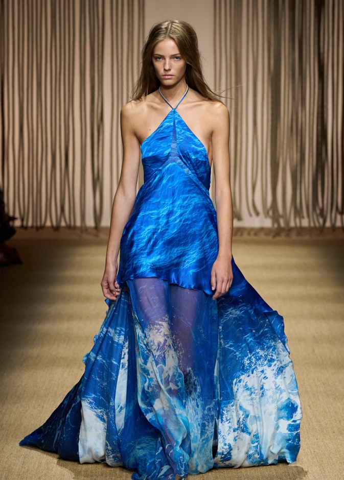 عرض Roberto Cavalli لصيف 2025
