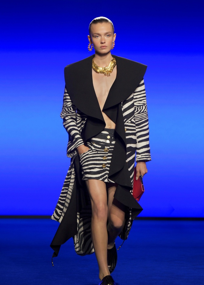 مجموعة Schiaparelli لربيع وصيف 2025 في باريس