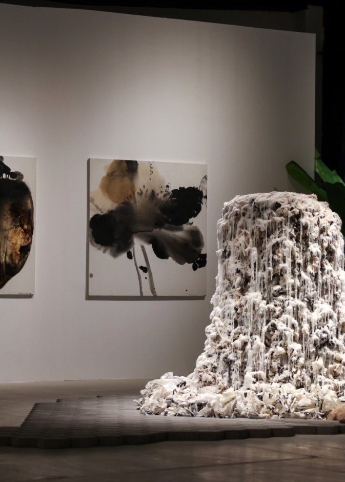 معرض كتابات اليوم للغد: ربط الفن الصيني المعاصر بالتراث العربي في قلب الرياض