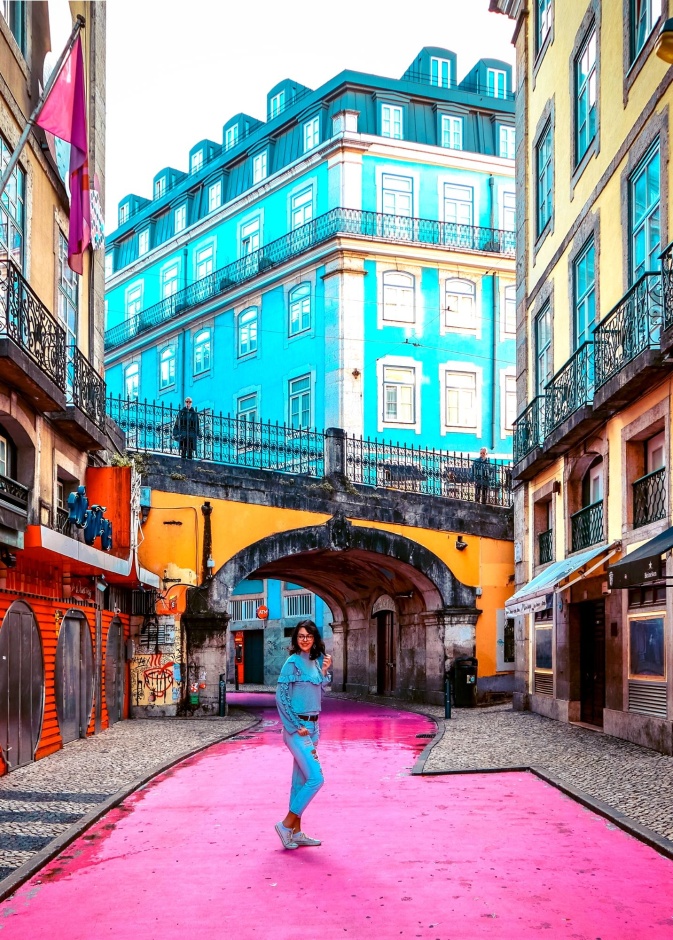 الشارع الوردي في لشبونة