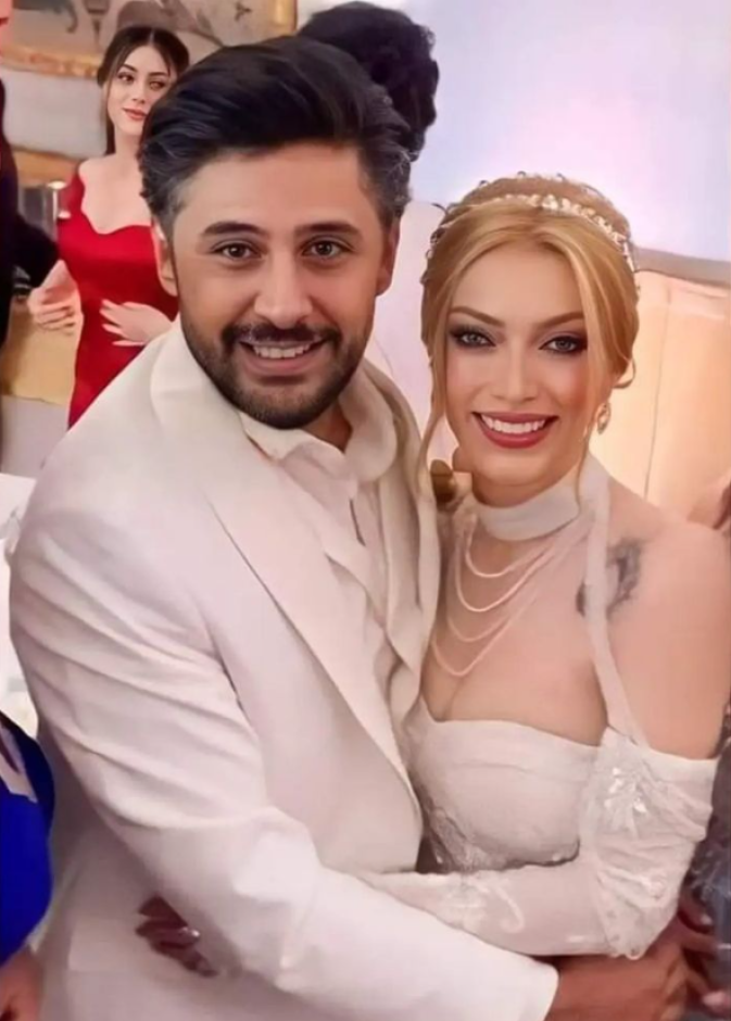 حازم زيدان مع عروسته خلال حفل الزفاف
