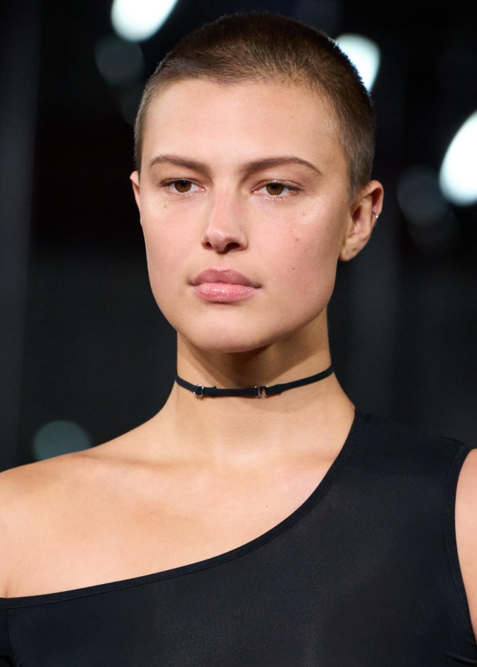 تعرفي على فوائد ماء جوز الهند في ترطيب الجسم والبشرة لإطلالة لا مثيل لها