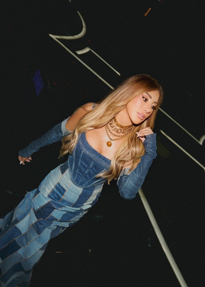 احدثهن اطلالة نجوى كرم في "Arabs Got Talent".. صيحة الجينز تعود لواجهة الموضة