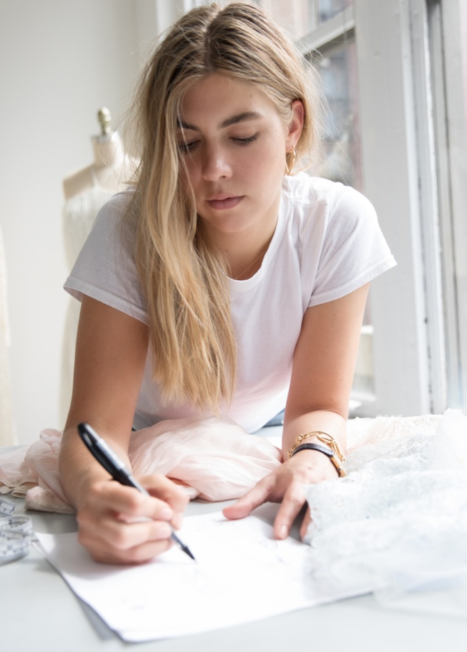 مصممة الأزياء ميريديث ستوكلين Meredith Stoecklein