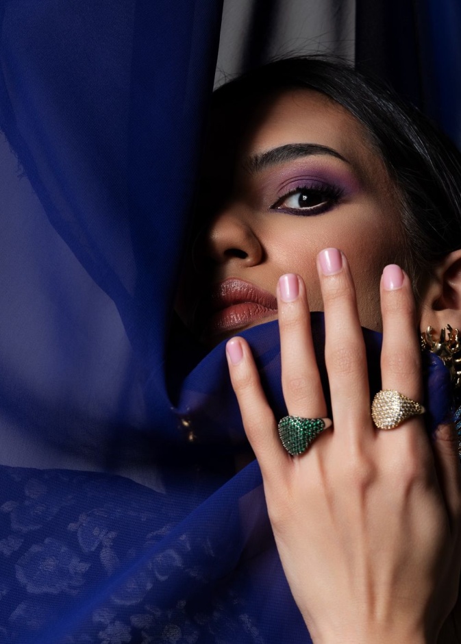 من اكسسوارات affluent من تصوير رعد جميل