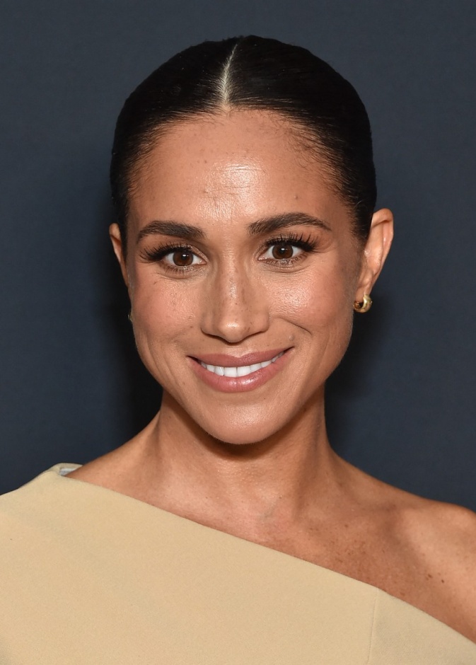 تفتخر بالنمش على ملامحها..ميغان ماركل ملهمة للمرأة في تحدي معايير البشرة النقية